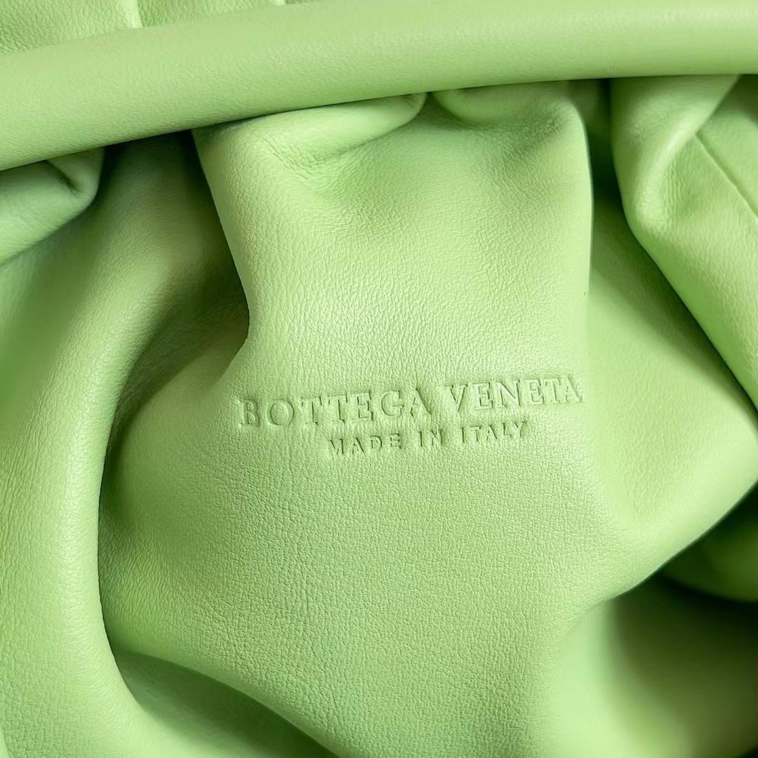 Bottega Veneta Teen Pouch  (31-16-13cm) - DesignerGu