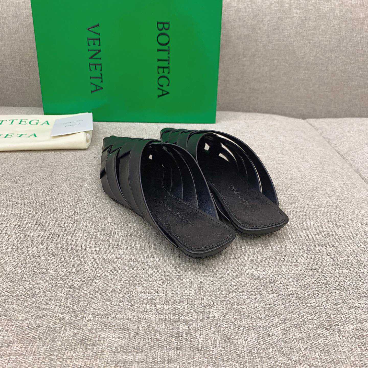 Bottega Veneta Alfie Slipper - DesignerGu