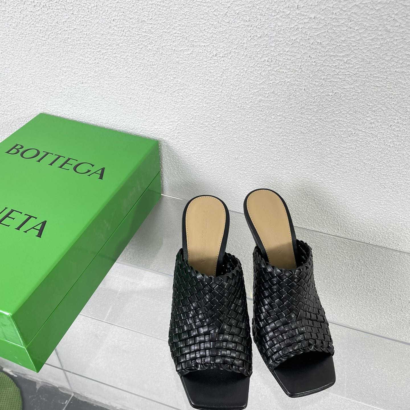 Bottega Veneta Knot Mule - DesignerGu