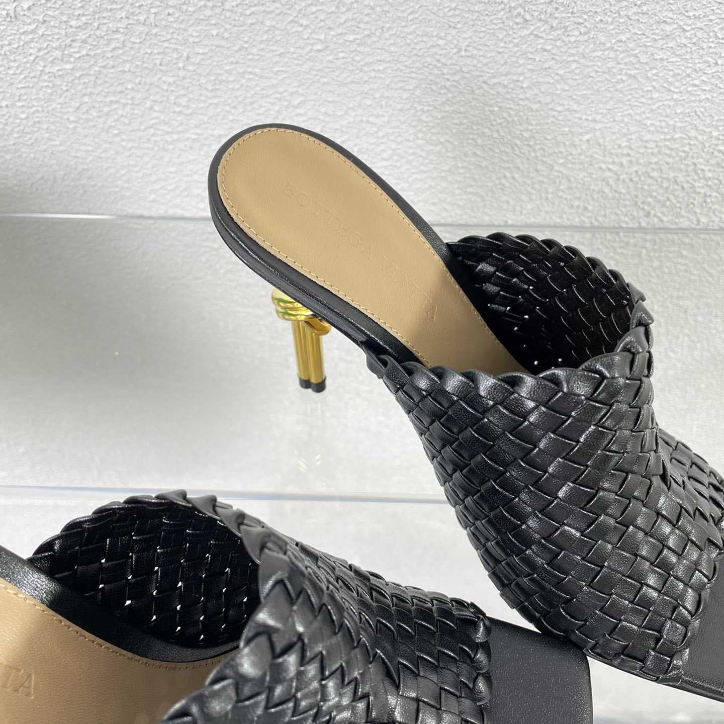 Bottega Veneta Knot Mule - DesignerGu