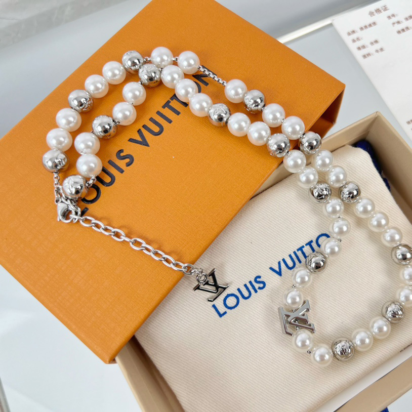 Louis Vuitton Monogram Pearls Necklace    M01157 - DesignerGu