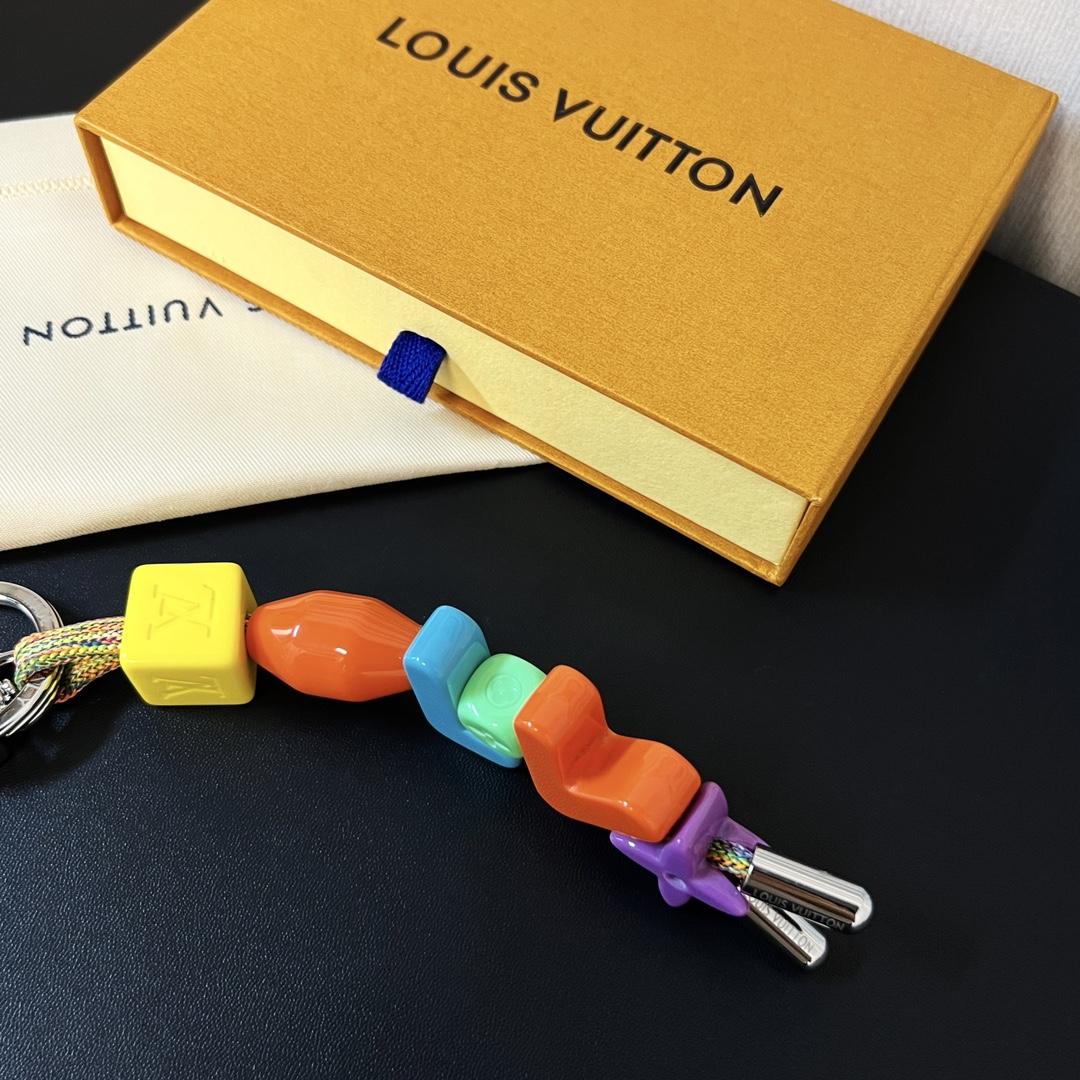 Louis Vuitton Lv Play Keychains & Holders   MP3450 - DesignerGu