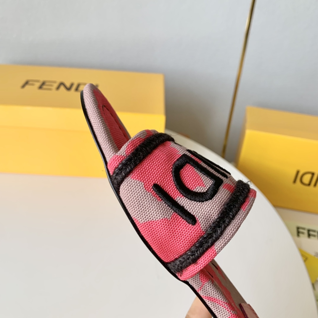 Fendi Signature Pink Canvas Slides - DesignerGu