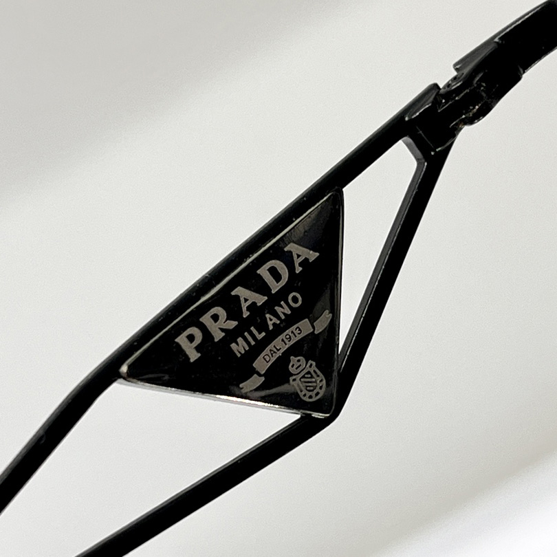 Prada Symbole sunglasses    SPR50zs - DesignerGu