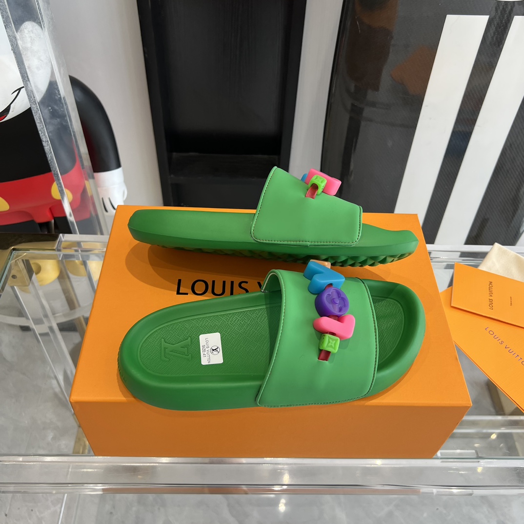 Louis Vuitton Pool Pillow Flat Comfort Mule Sandals - DesignerGu