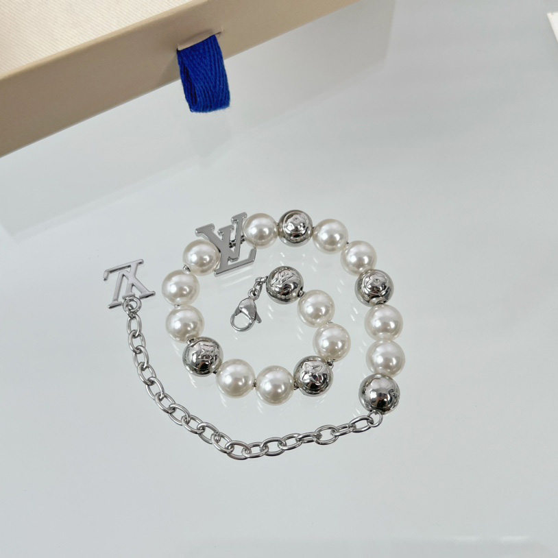 Louis Vuitton Monogram Pearls Bracelet   M0996 - DesignerGu