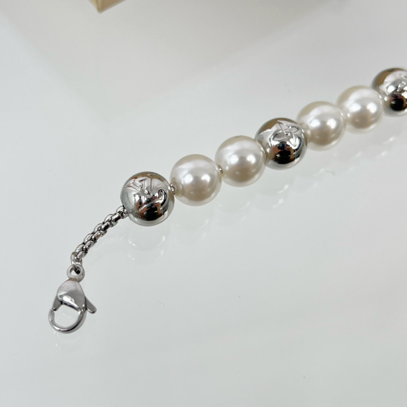 Louis Vuitton Monogram Pearls Bracelet   M0996 - DesignerGu