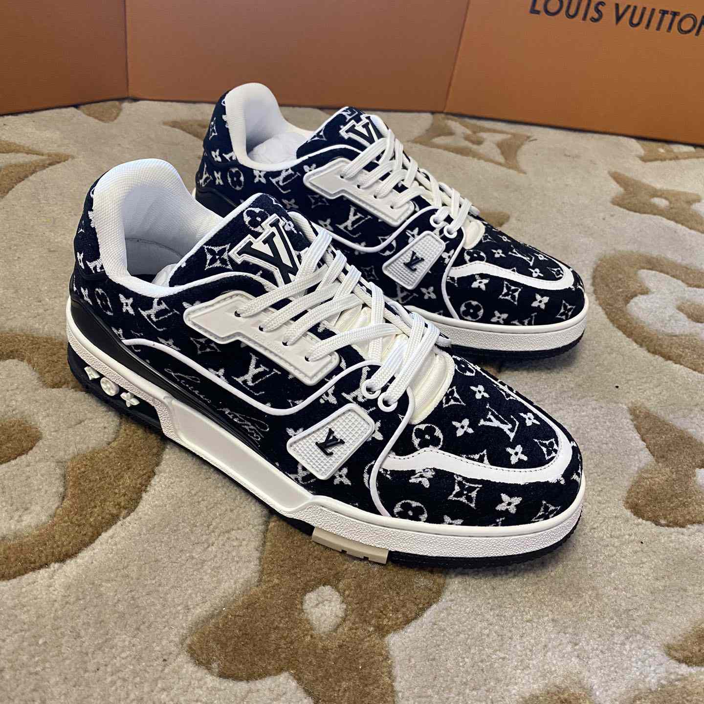 Louis Vuitton LV  Trainer Sneaker        - DesignerGu