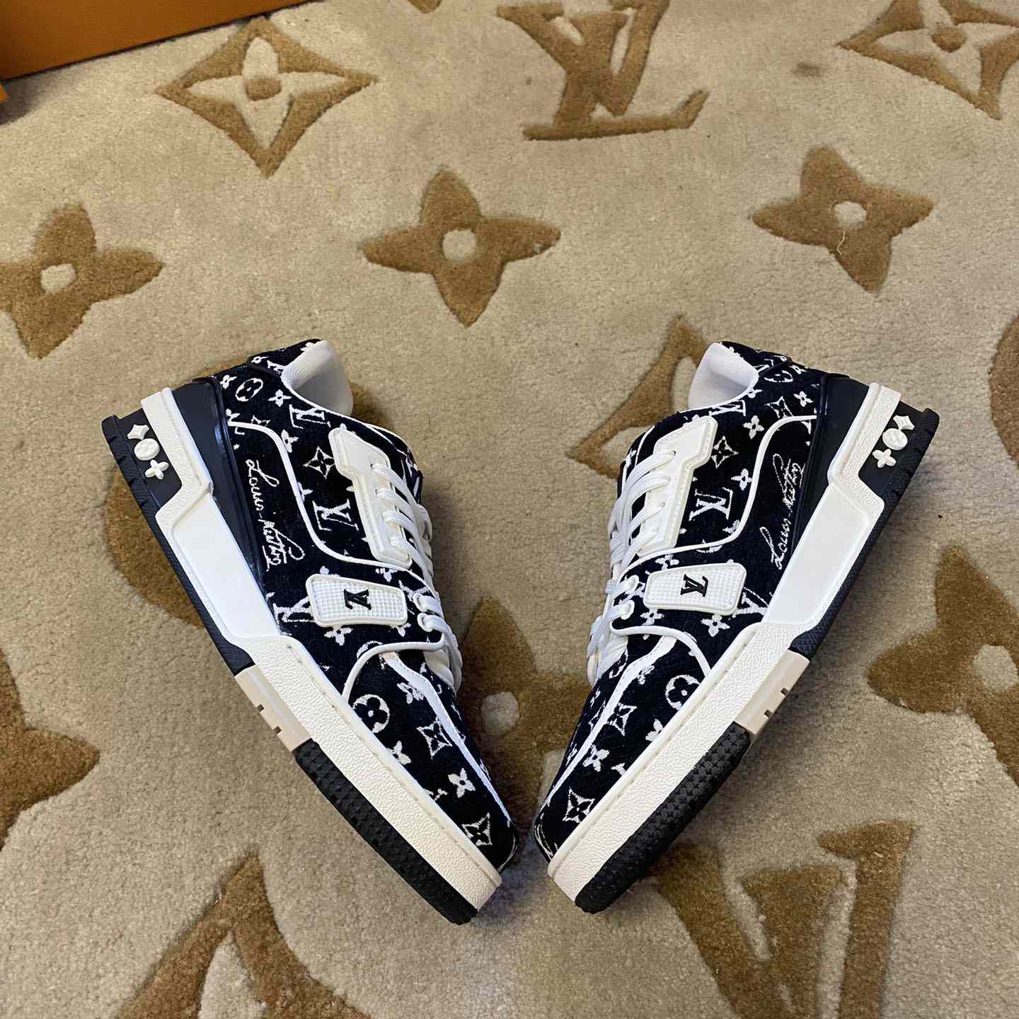 Louis Vuitton LV  Trainer Sneaker        - DesignerGu