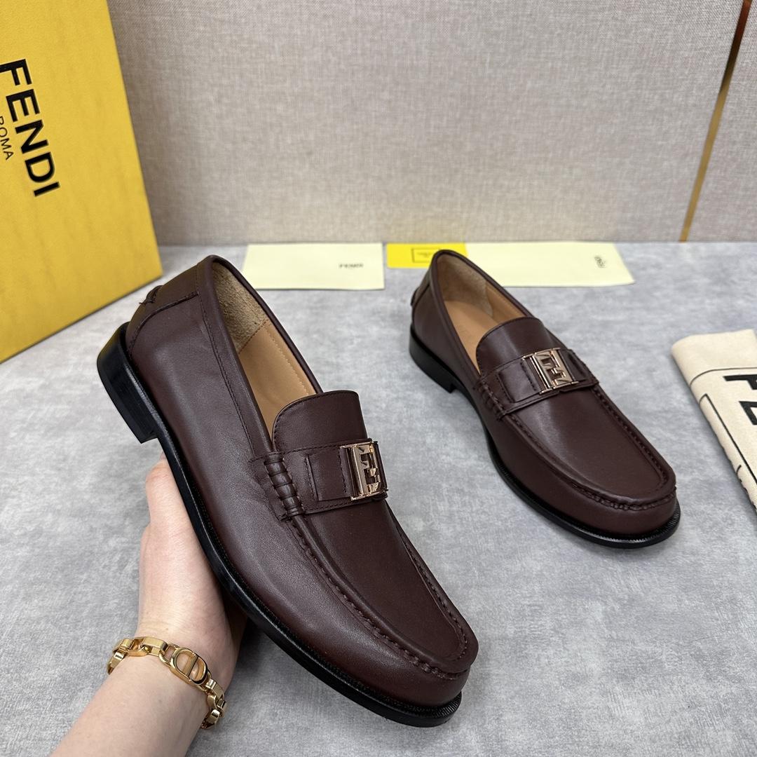 Fendi Men's Brown Loafer - DesignerGu