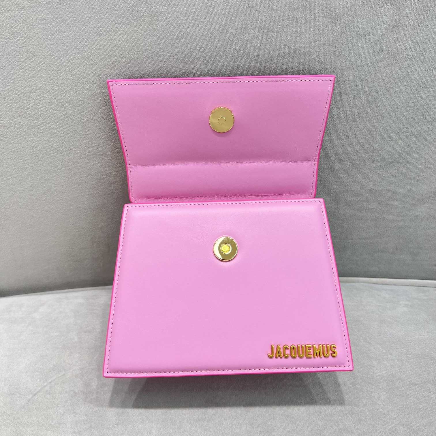 Jacquemus Le Chiquito Bag  (18x15.5x8cm) - DesignerGu