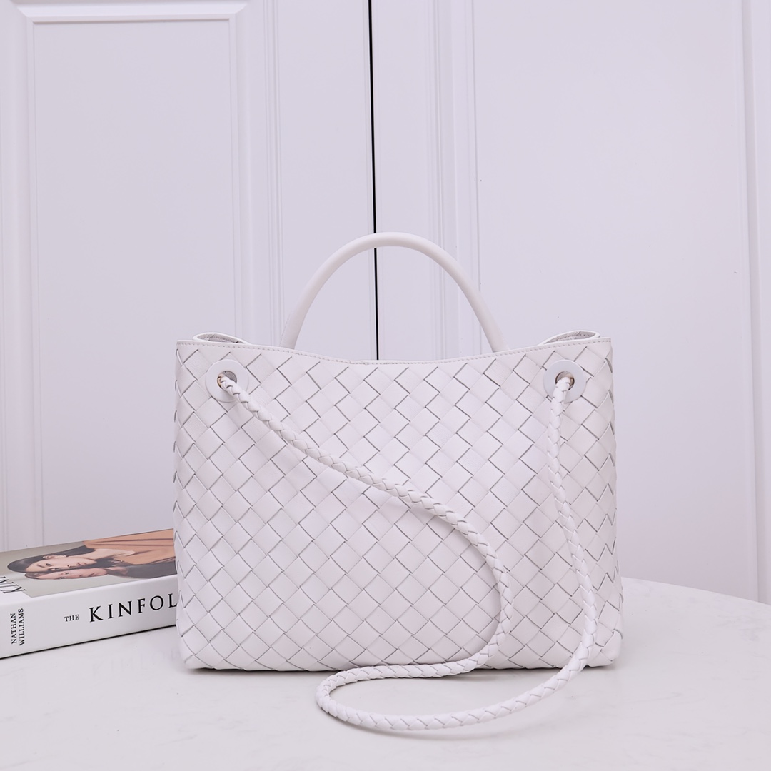 Bottega Veneta Medium Andiamo - DesignerGu