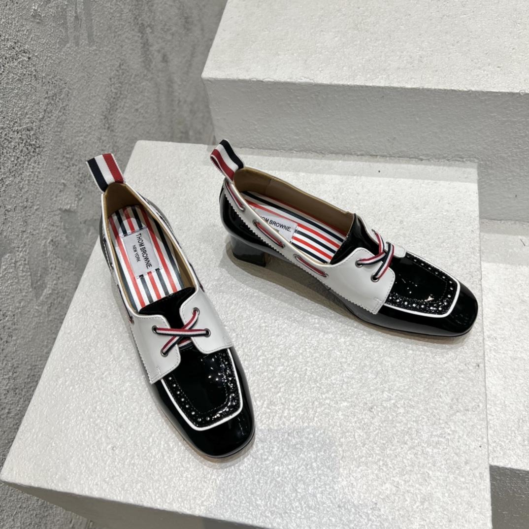 Thom Browne Black And White Soft Patent Leather 40mm Block Heel Boat Shoe - DesignerGu