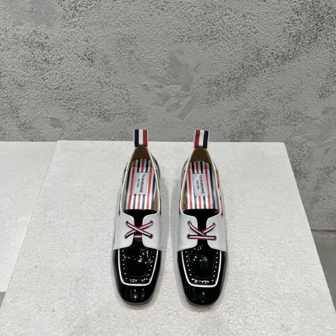 Thom Browne Black And White Soft Patent Leather 40mm Block Heel Boat Shoe - DesignerGu