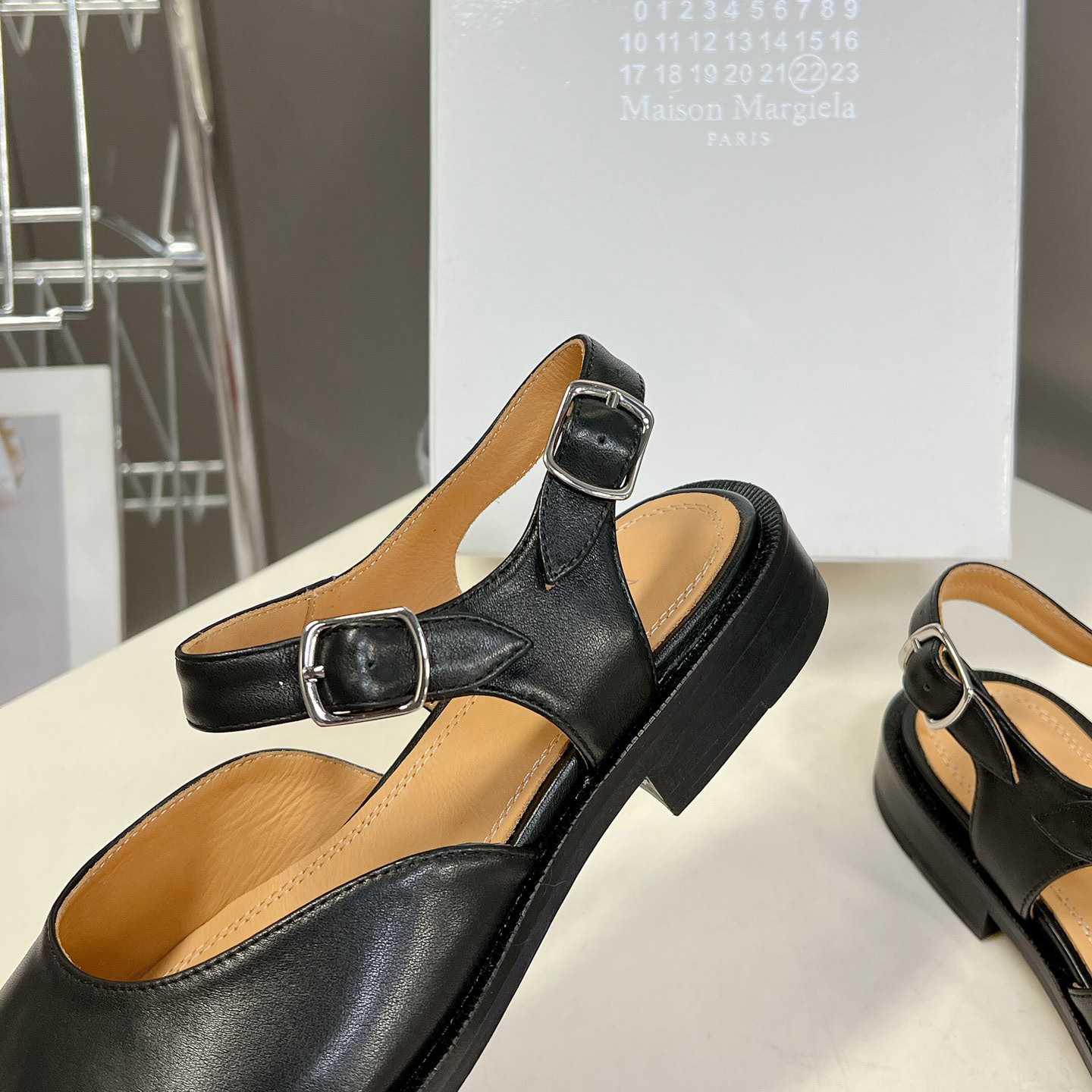 Maison Margiela Tabi Sandals - DesignerGu