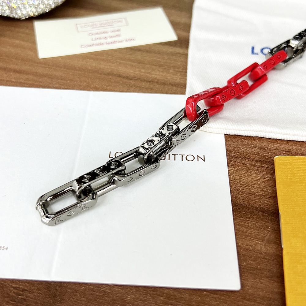 Louis Vuitton Monogram Chain Bracelet    MP3199 - DesignerGu