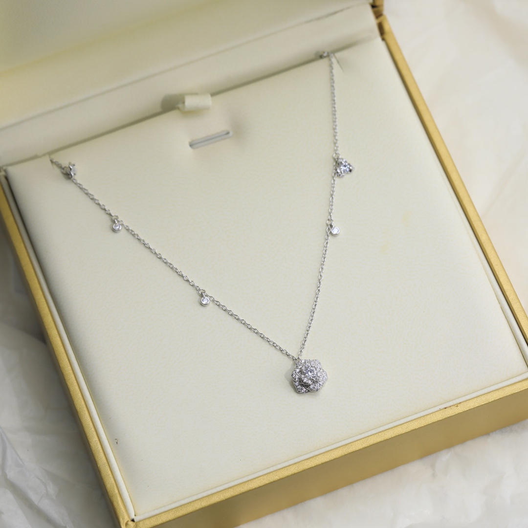 Piaget Rose Necklace - DesignerGu