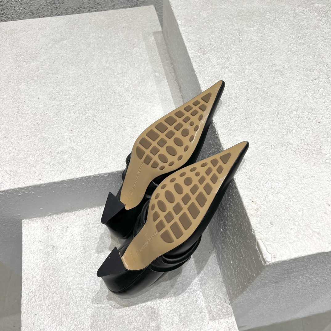 Bottega Veneta Spada Pump - DesignerGu