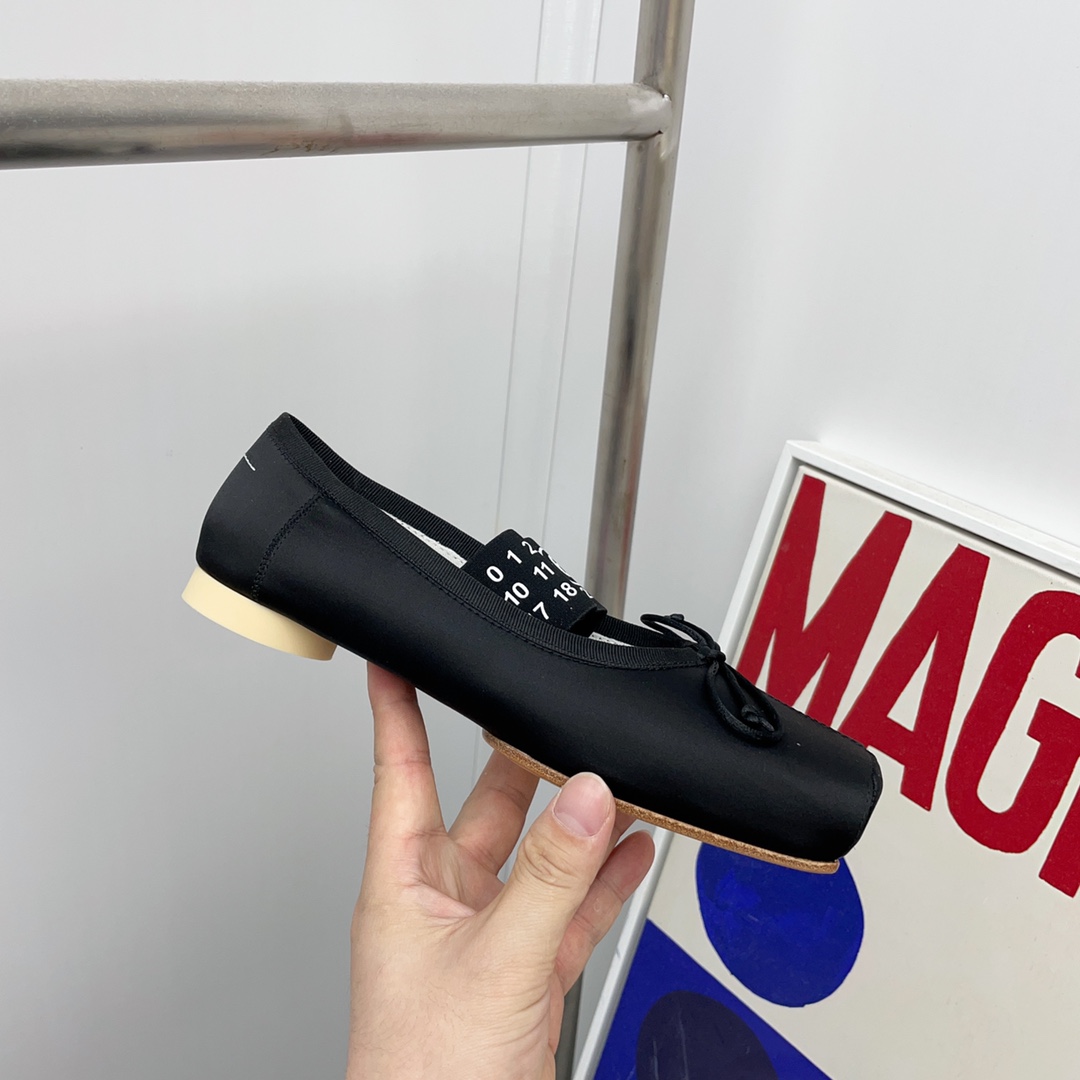 Maison Margiela MM6 Logo-strap Ballet Flats - DesignerGu