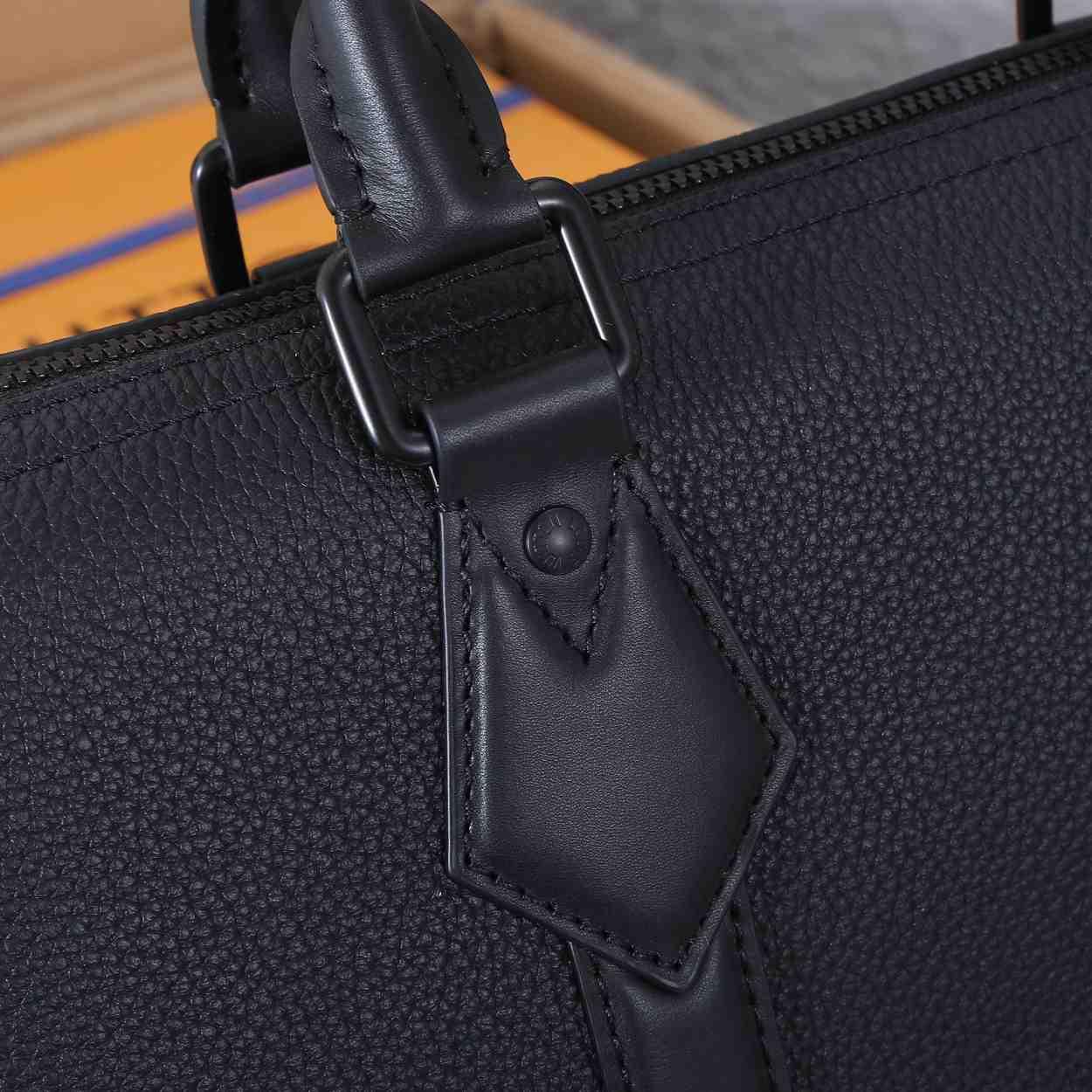 Louis Vuitton Takeoff Briefcase     M59159 - DesignerGu