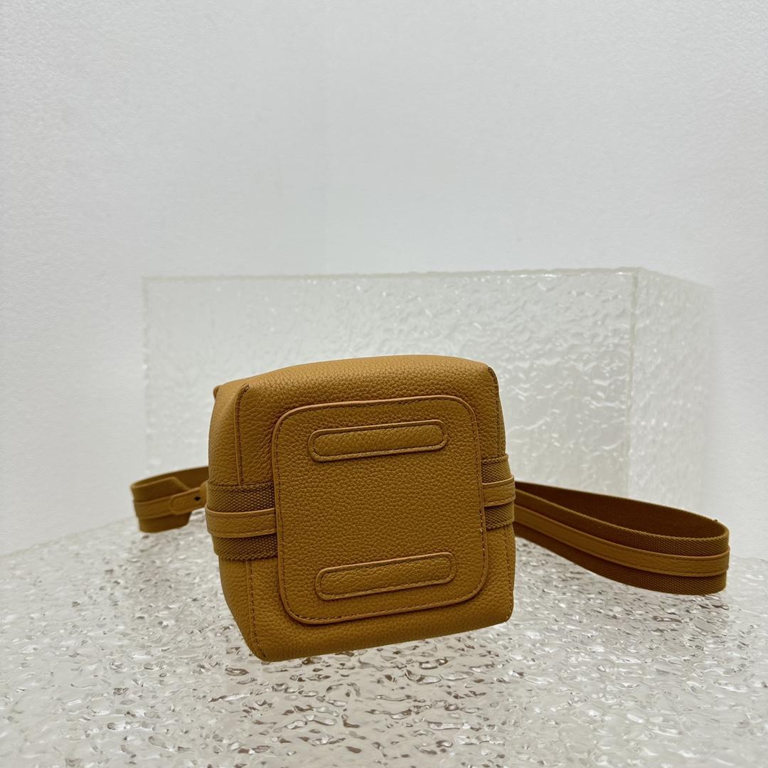 Loro Piana Micro Bale Bag  (14cm*14cm*18cm) - DesignerGu