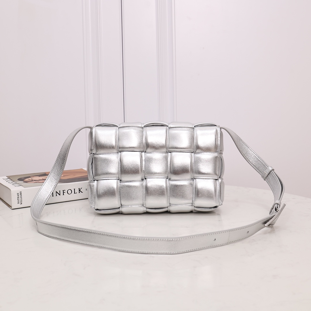 Bottega Veneta Silver Cassette Shoulder Bag  (6*18*8cm) - DesignerGu