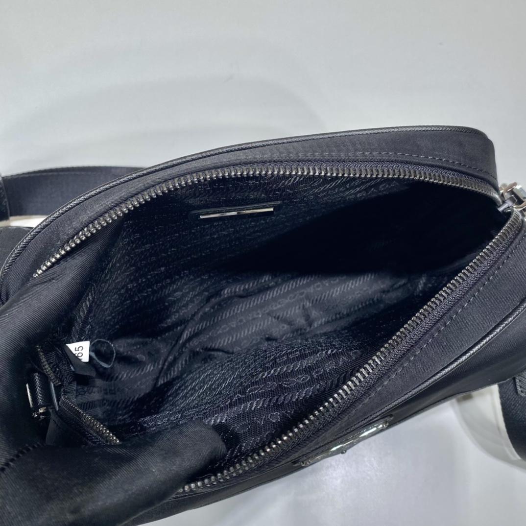 Prada Re-Nylon Saffiano Leather Shoulder Bag ( 22-16-5cm) - DesignerGu