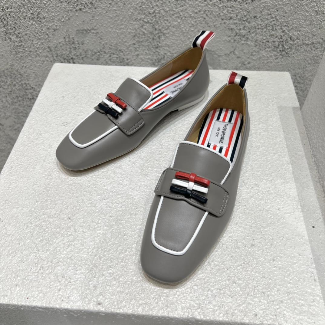 Thom Browne Bow-detail Flat Loafers - DesignerGu