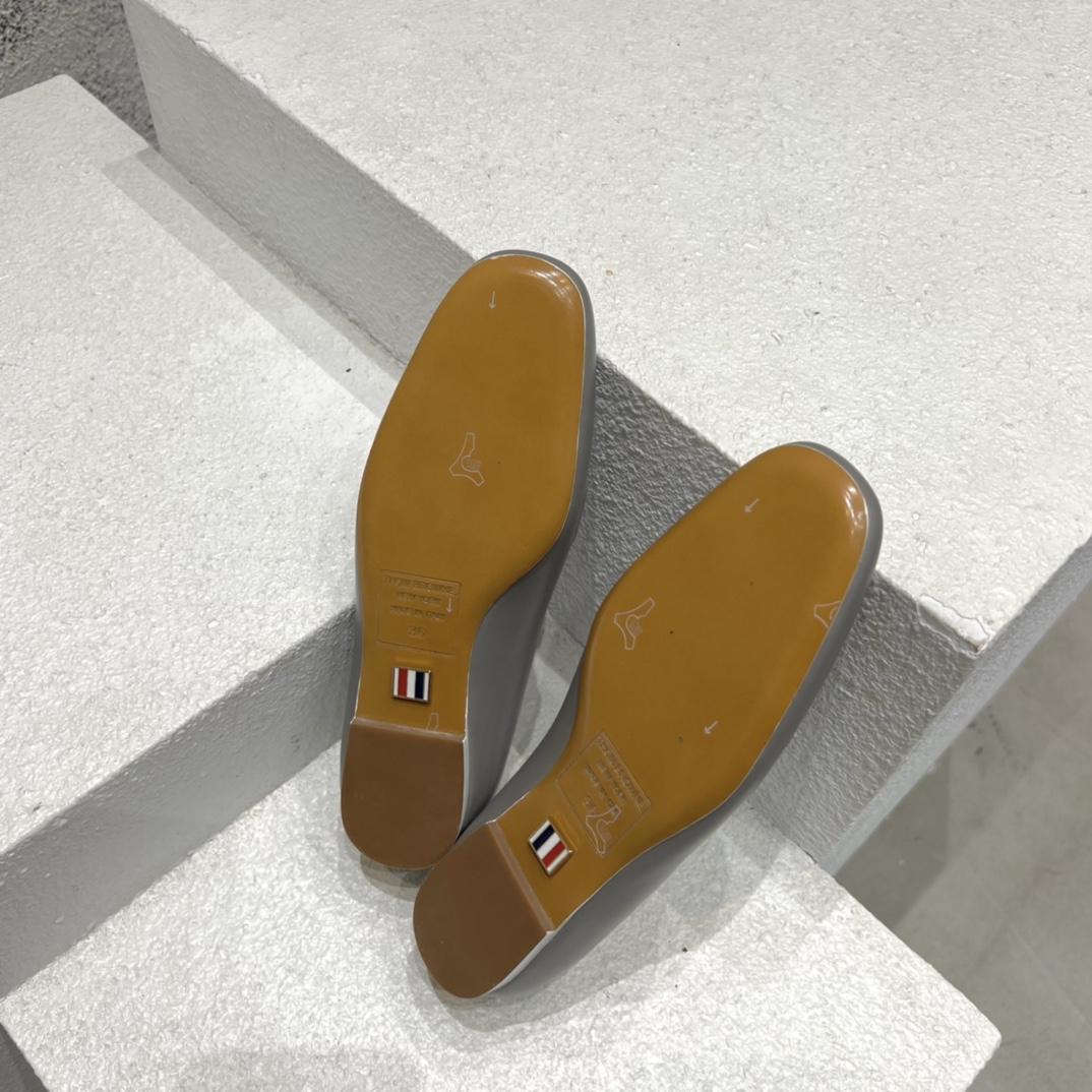 Thom Browne Bow-detail Flat Loafers - DesignerGu