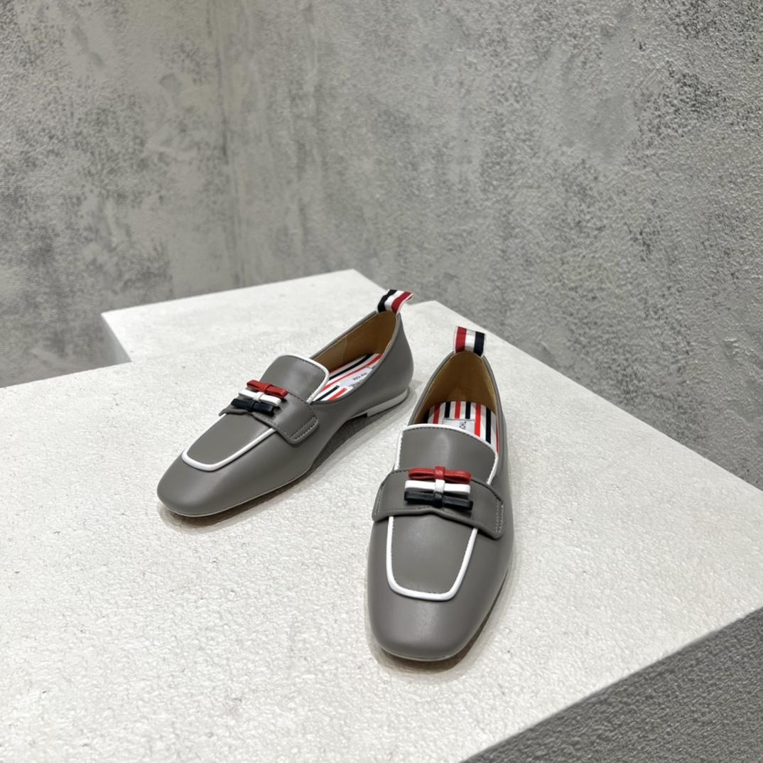 Thom Browne Bow-detail Flat Loafers - DesignerGu