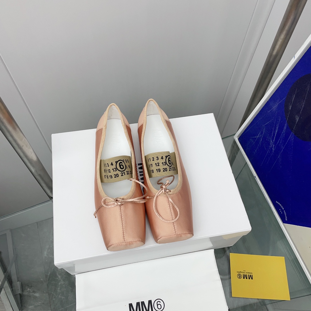 Maison Margiela MM6 Logo-strap Ballerina Shoes - DesignerGu