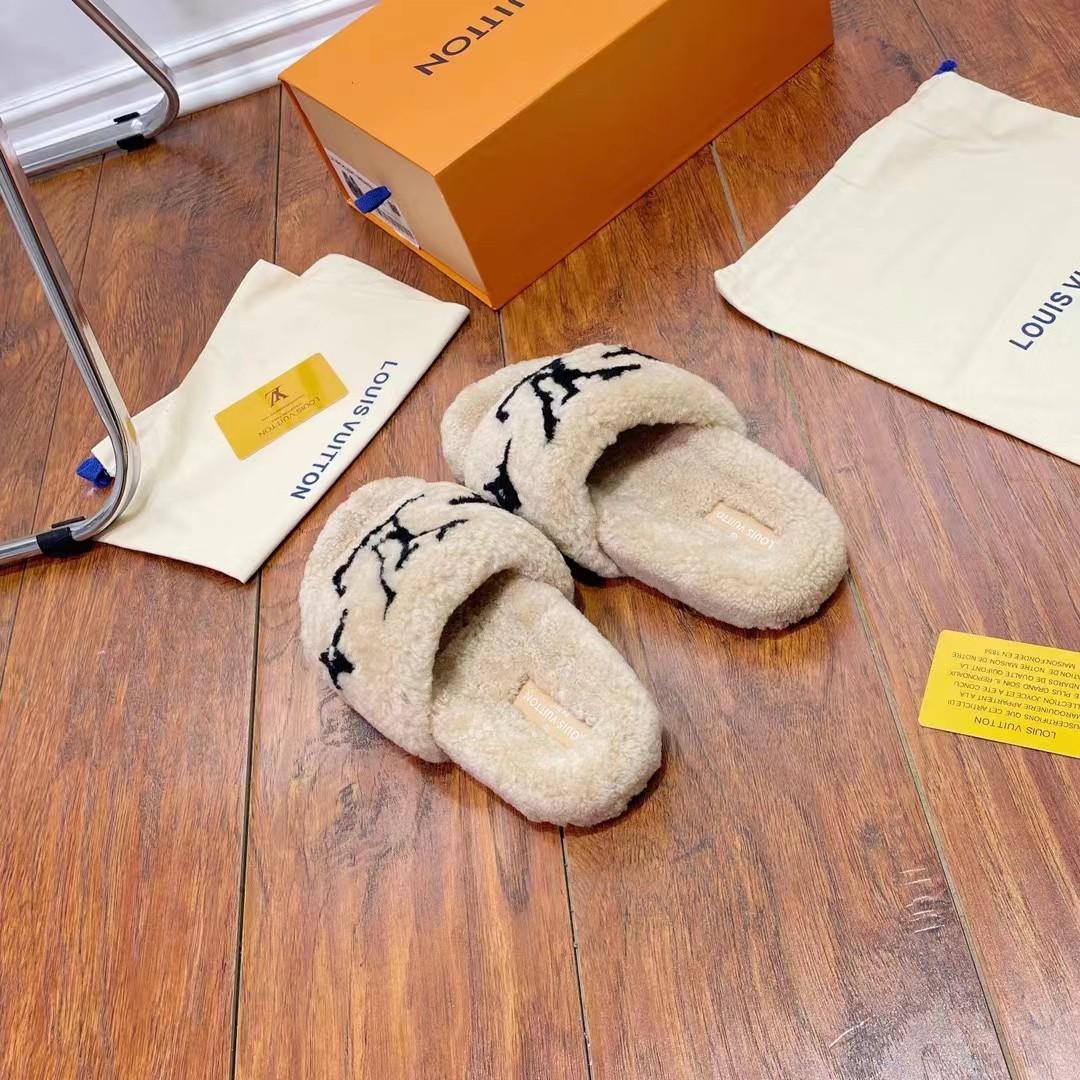 Louis Vuitton Shearling Slides - DesignerGu