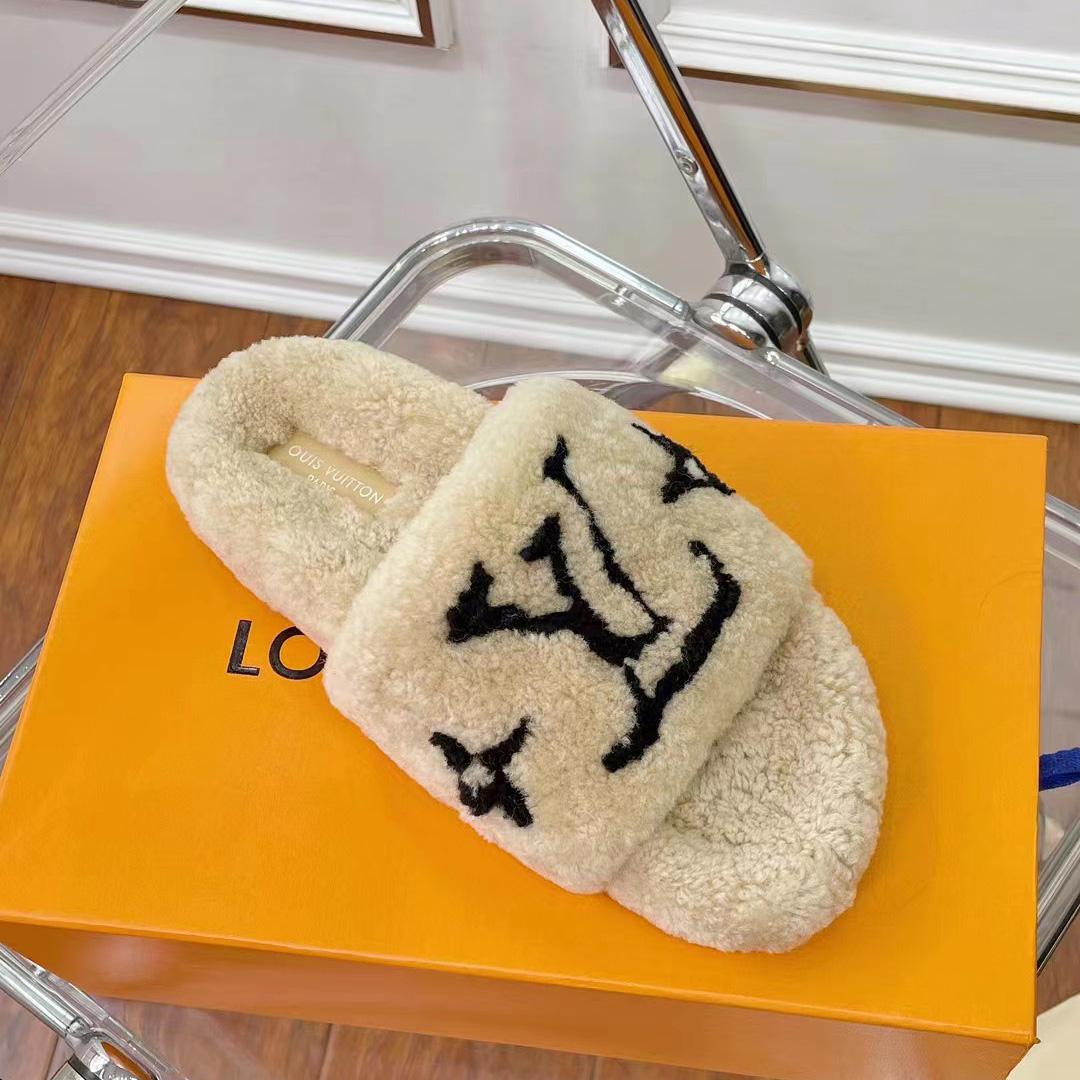 Louis Vuitton Shearling Slides - DesignerGu