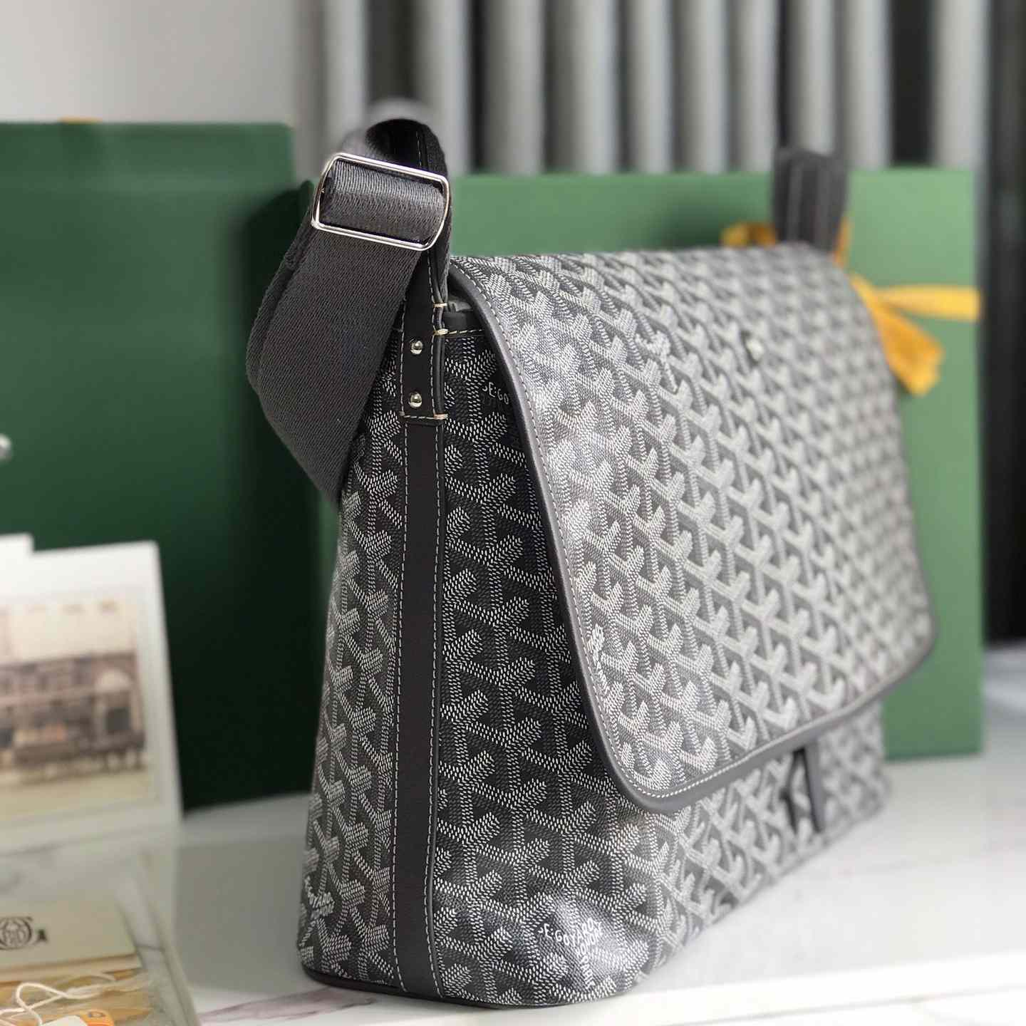 Goyard Capetien Messenger Bag (35×26×7.5cm) - DesignerGu