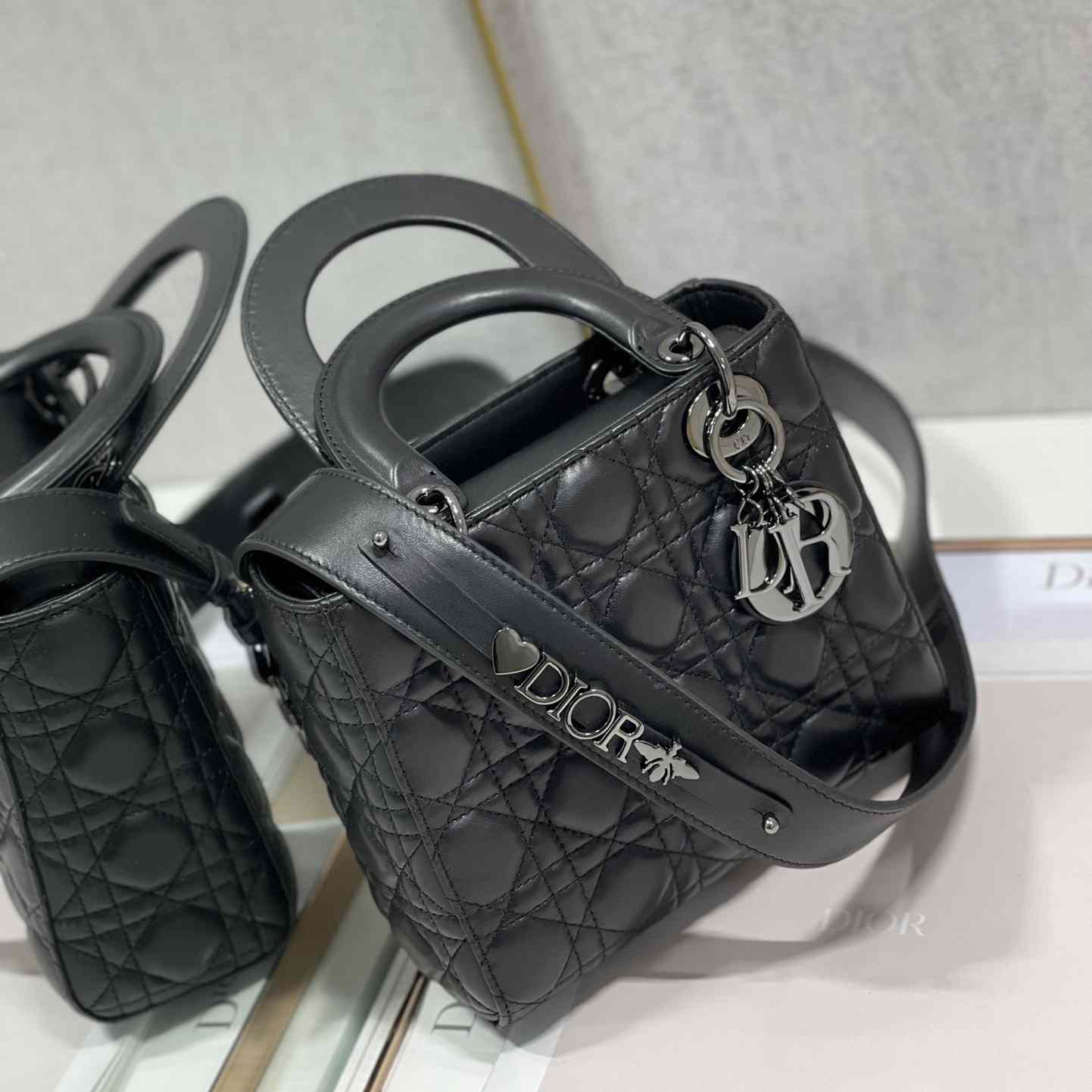 Dior Lady Dior Bag   20cm - DesignerGu