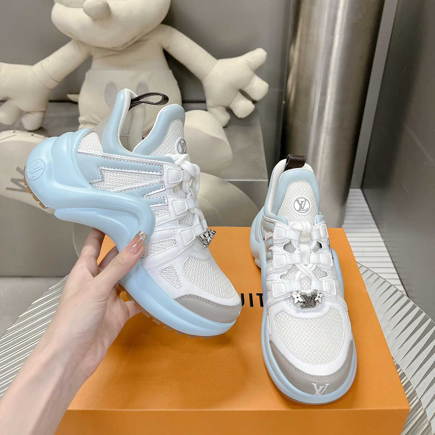 Louis Vuitton LV Archlight Sneaker     1AB154 - DesignerGu