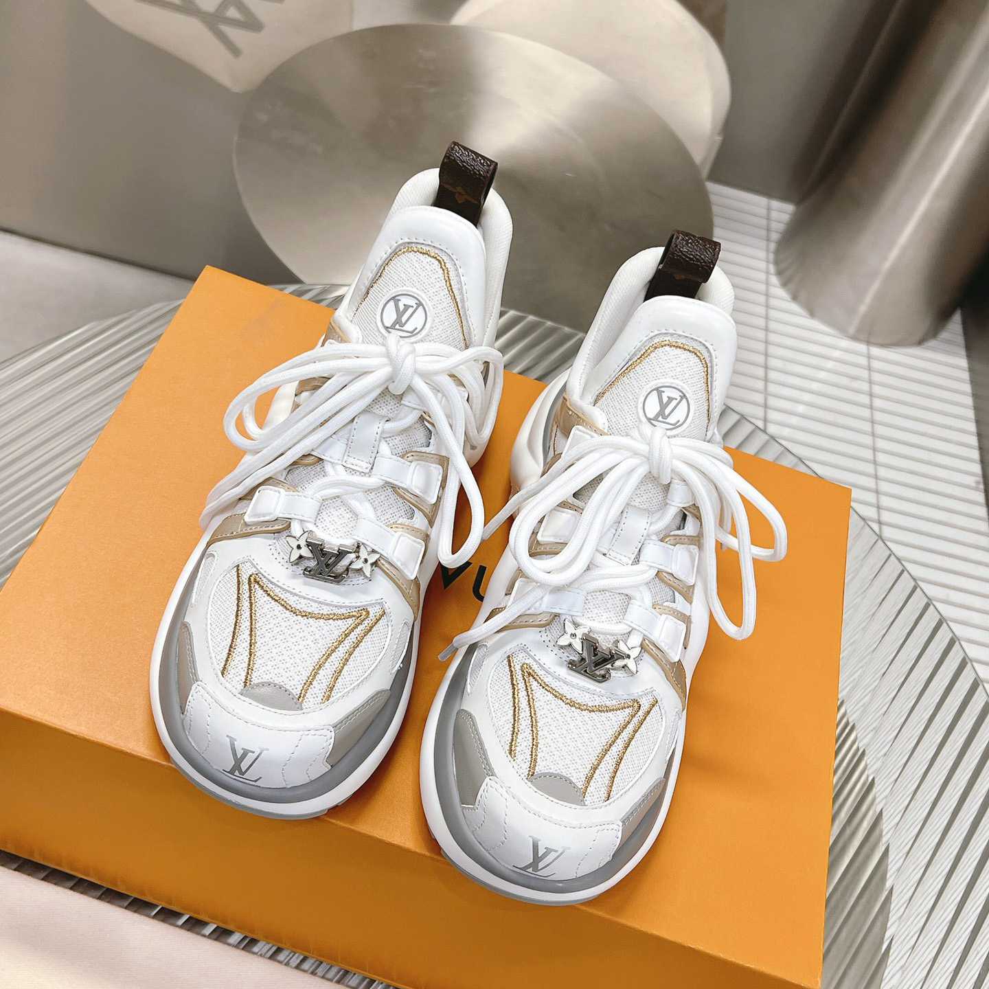 Louis Vuitton LV Archlight Sneaker      1AAVXW - DesignerGu