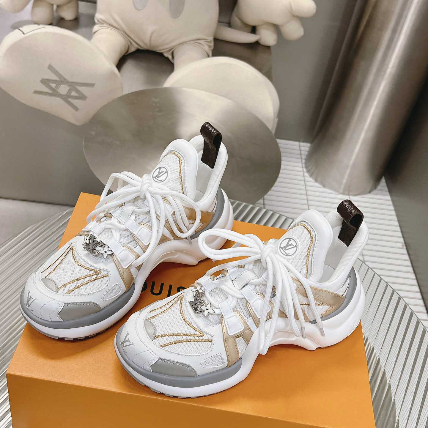 Louis Vuitton LV Archlight Sneaker      1AAVXW - DesignerGu