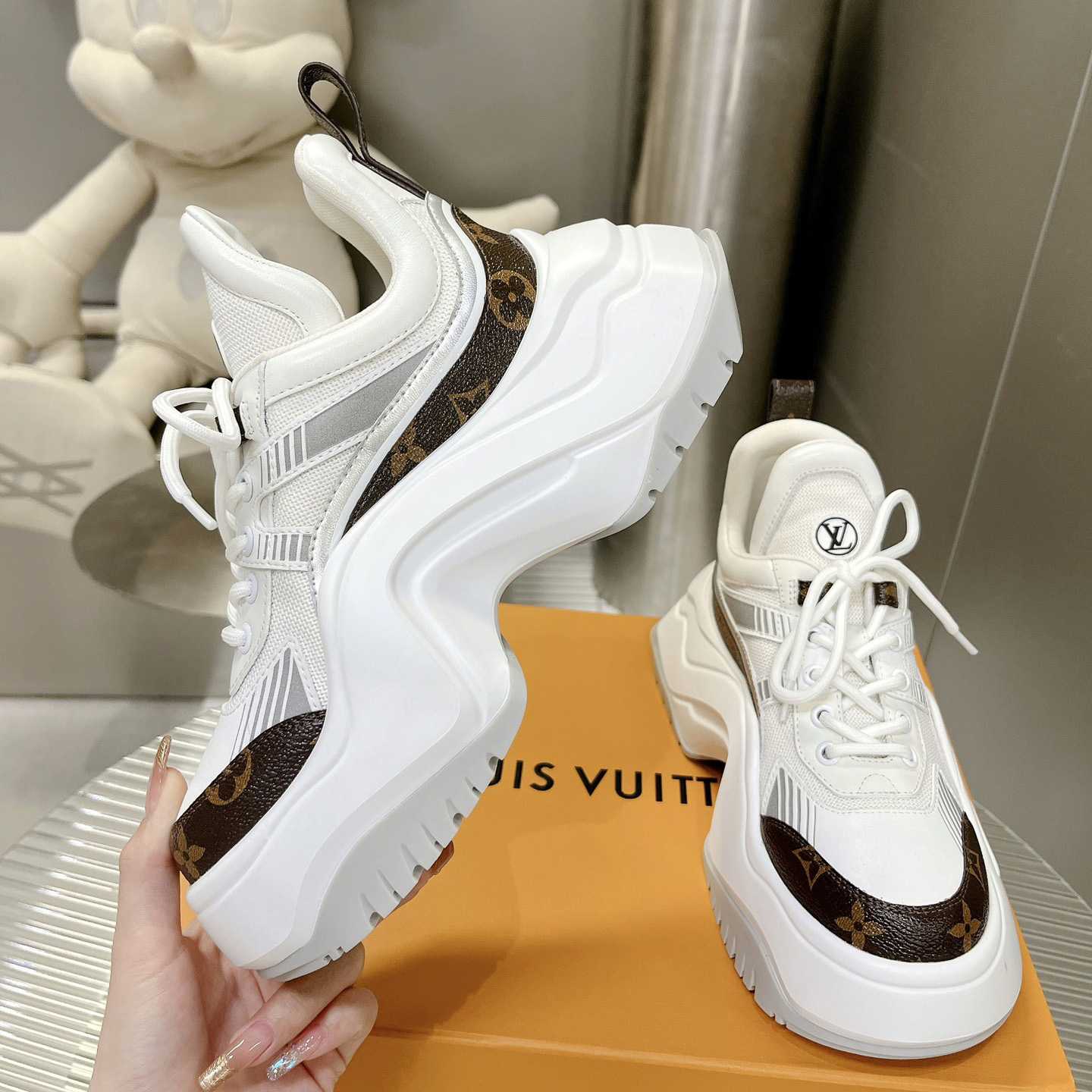 Louis Vuitton LV Archlight 2.0 Platform Sneaker    1ABIHJ - DesignerGu