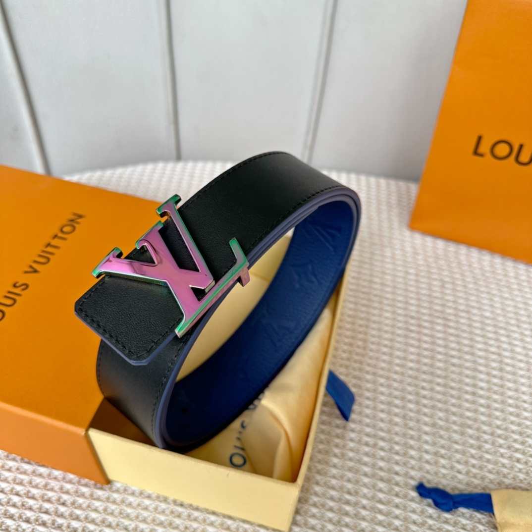 Louis Vuitton LV Initials 40mm Reversible Belt   M8260U - DesignerGu