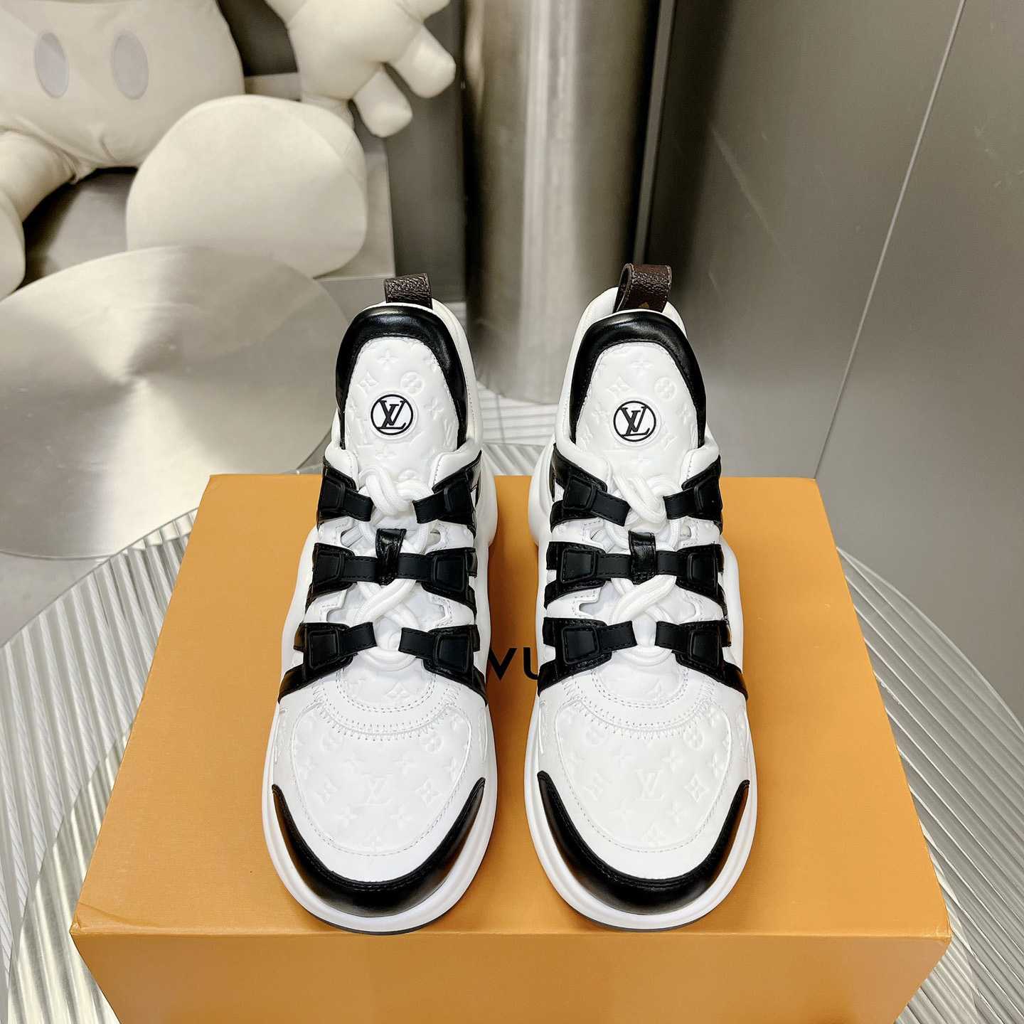 Louis Vuitton LV Archlight Sneaker    - DesignerGu