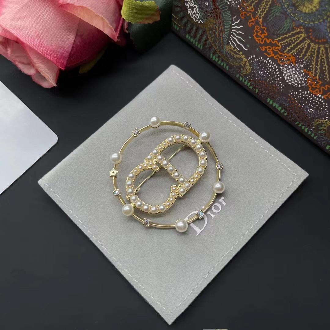 Dior Crystal Pearl Clair D Lune Brooch Gold - DesignerGu