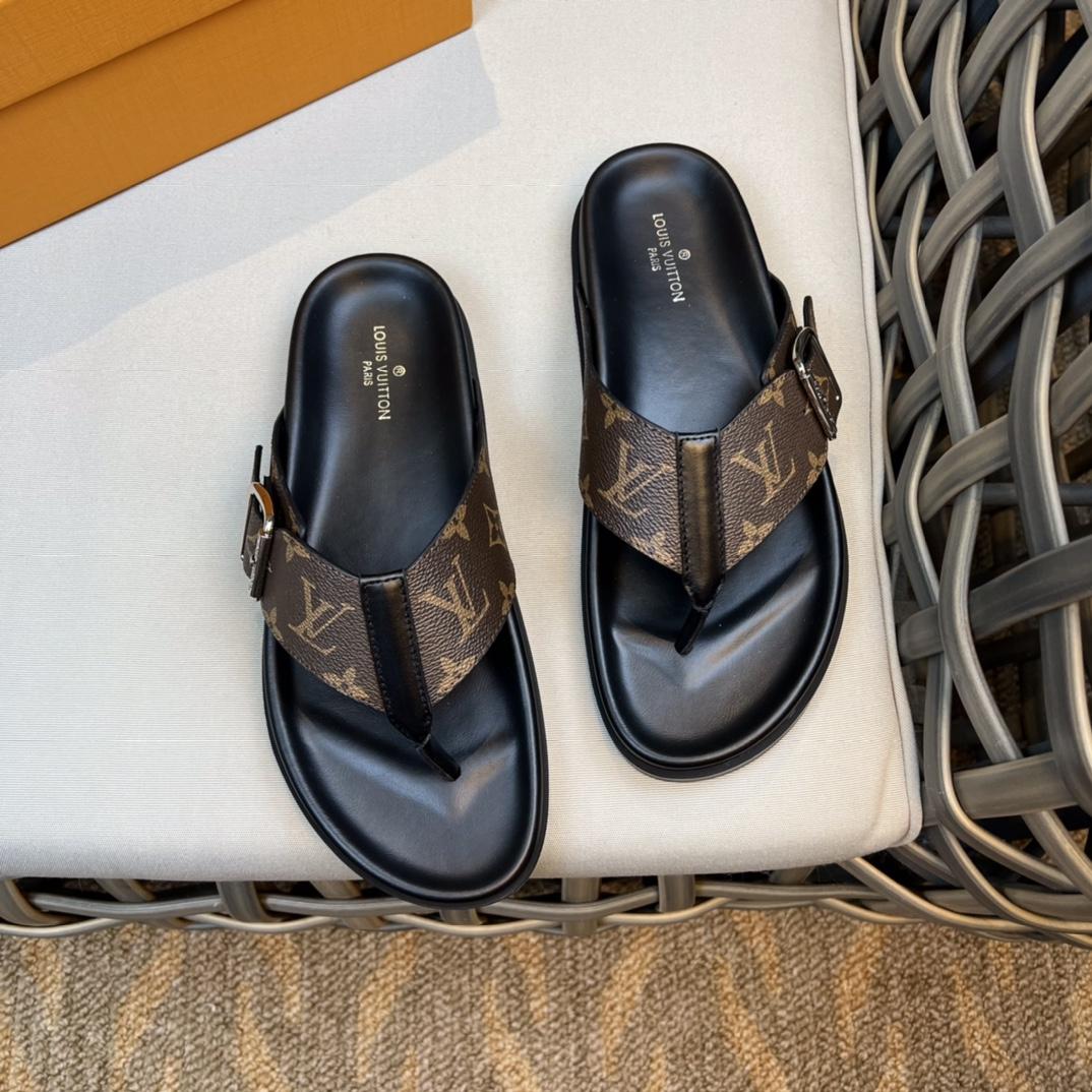 Louis Vuitton Flip Flops - DesignerGu