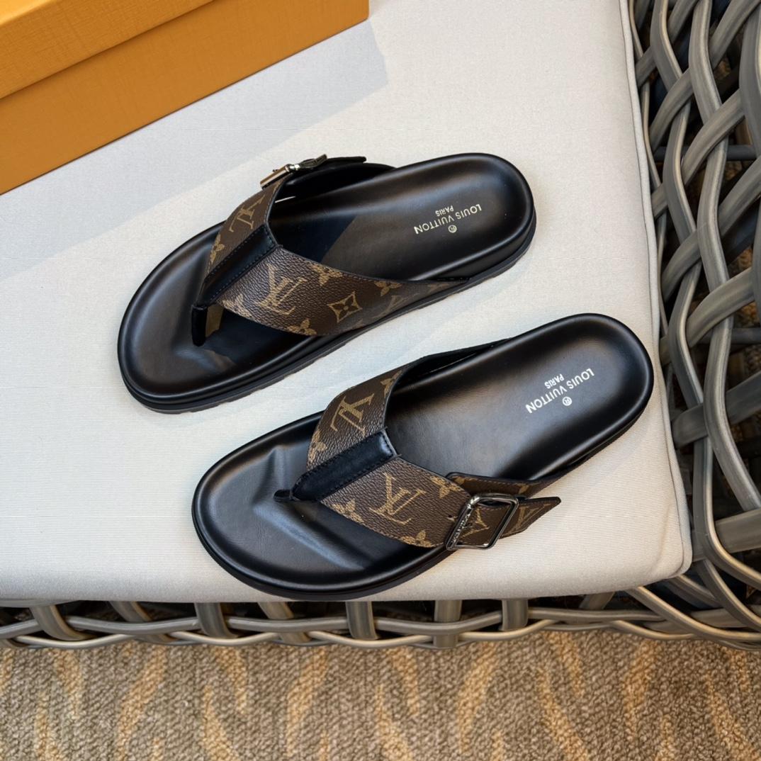 Louis Vuitton Flip Flops - DesignerGu