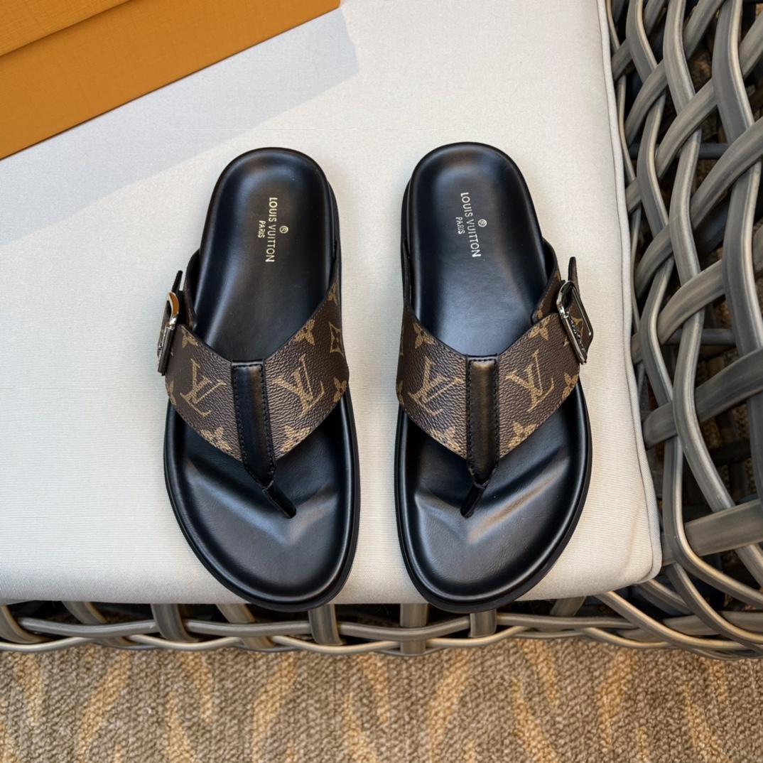 Louis Vuitton Flip Flops - DesignerGu