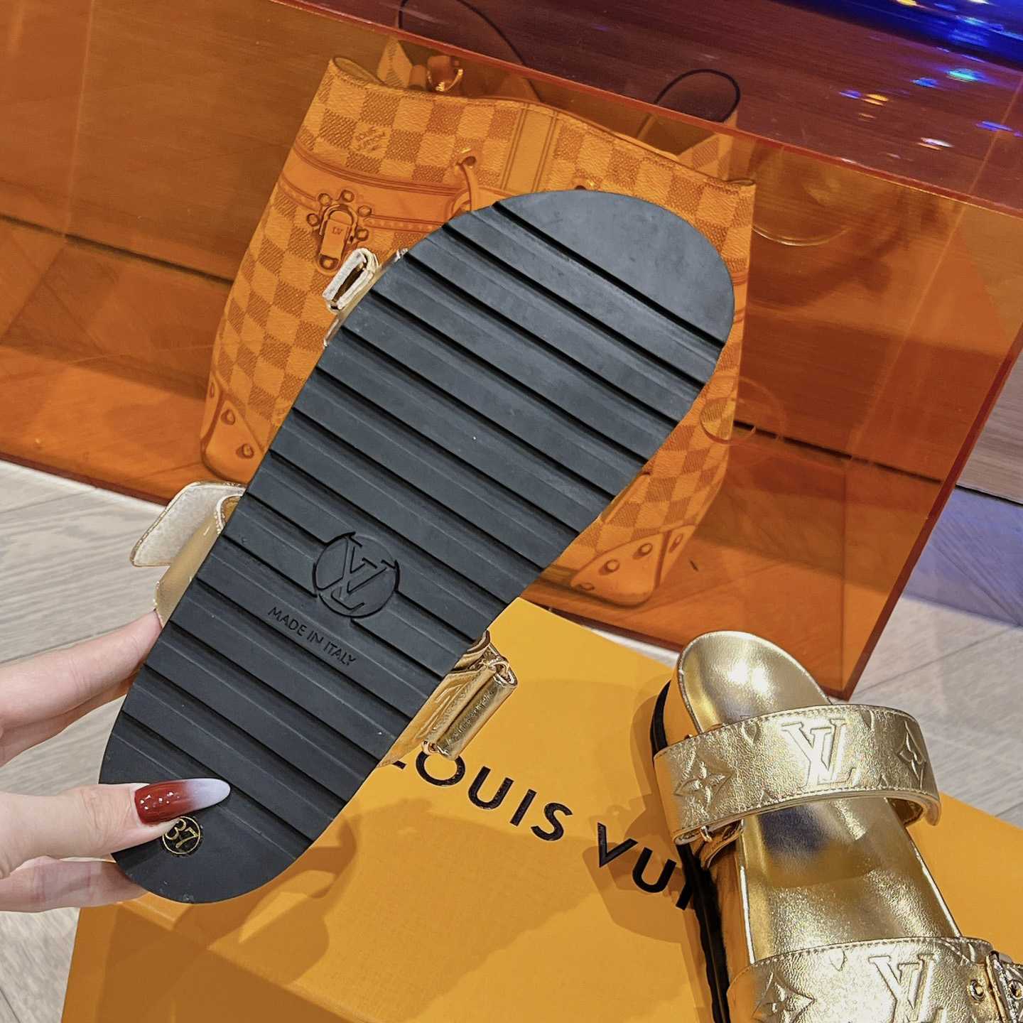 Louis Vuitton Bom Dia Flat Comfort Mules    - DesignerGu