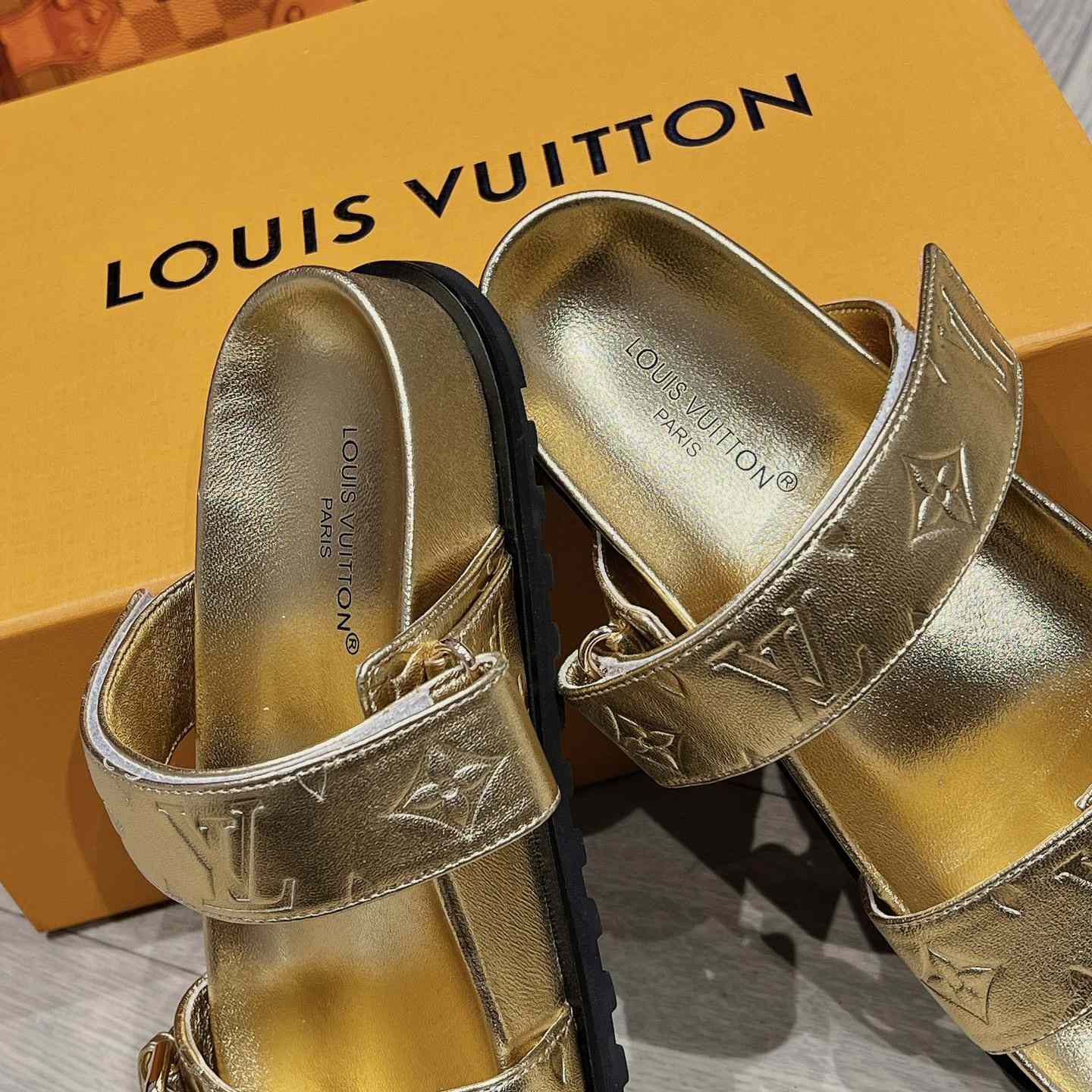 Louis Vuitton Bom Dia Flat Comfort Mules    - DesignerGu