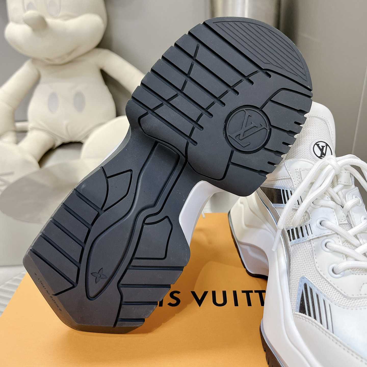 Louis Vuitton LV Archlight 2.0 Platform Sneaker    1ABI0L - DesignerGu