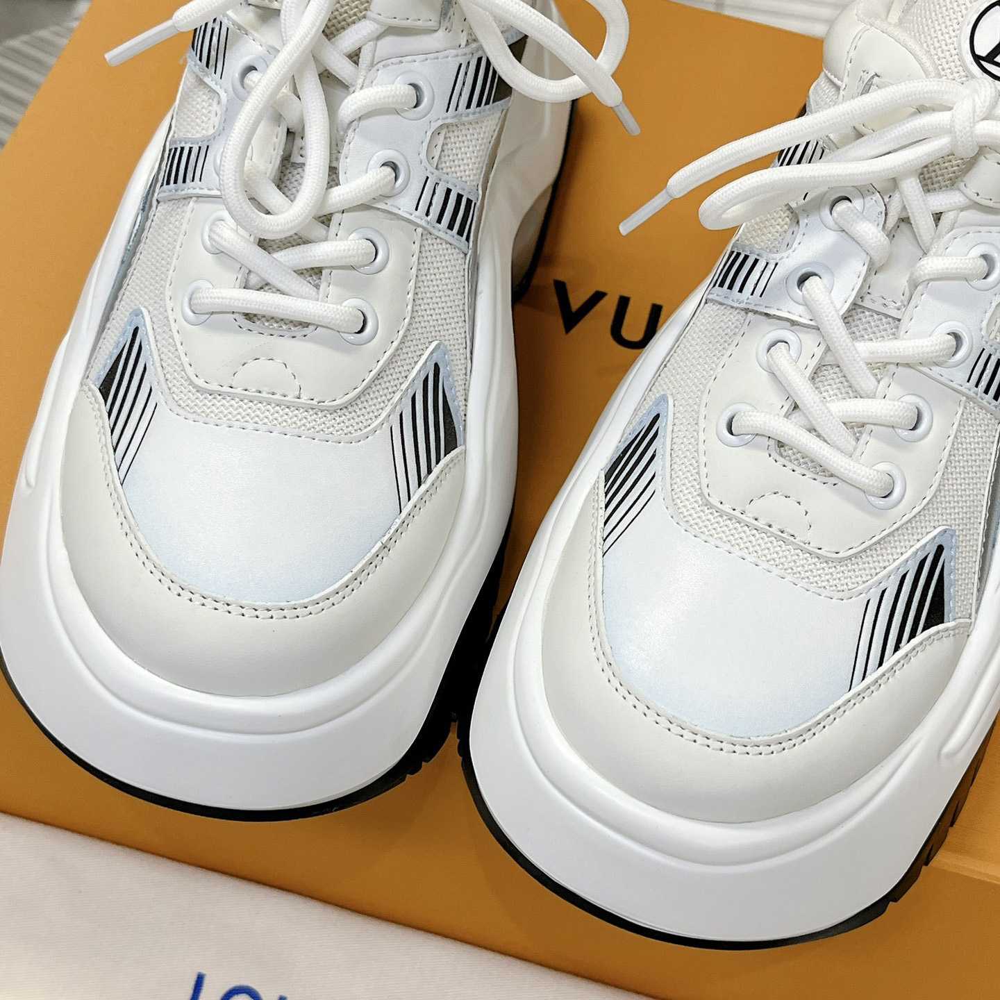 Louis Vuitton LV Archlight 2.0 Platform Sneaker    1ABI0L - DesignerGu