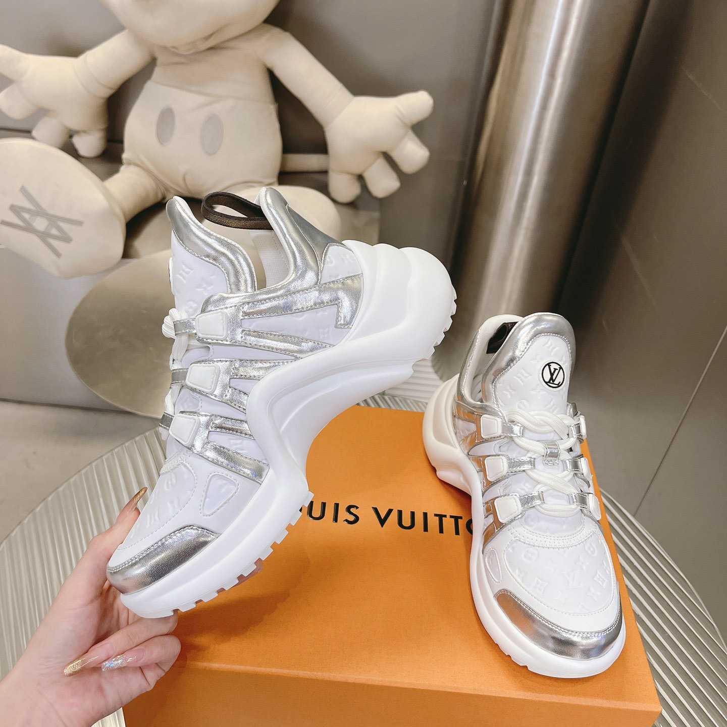 Louis Vuitton LV Archlight Sneaker     1ABVFN - DesignerGu